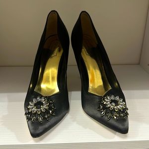 Ted Baker women’s size 9 black gold pumps